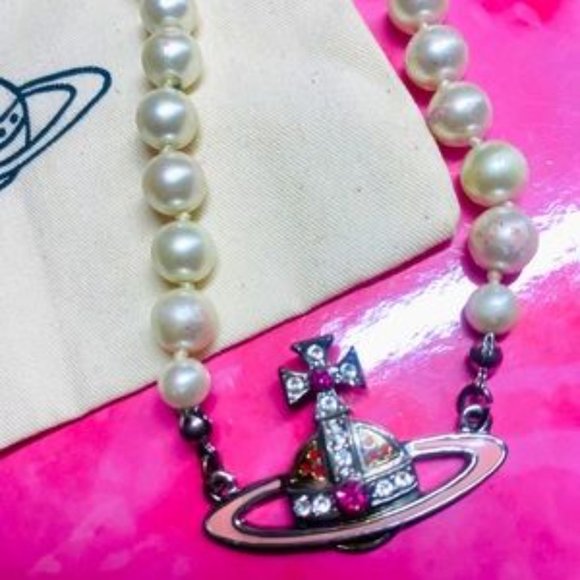 Vivienne Westwood Pink Pearl Necklace Sliver - Picture 3 of 5